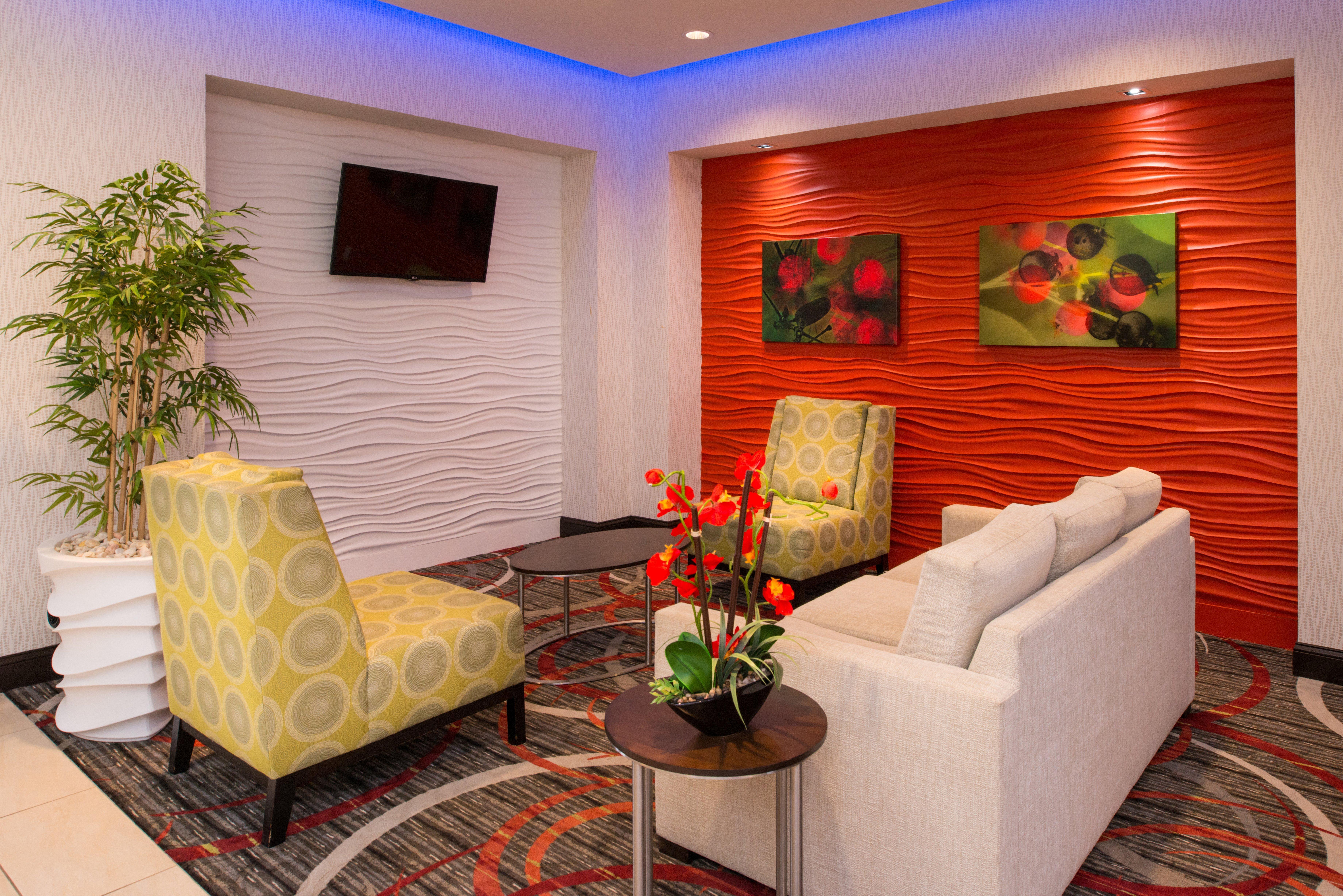 Holiday Inn Express & Suites Monroe By Ihg Exterior photo